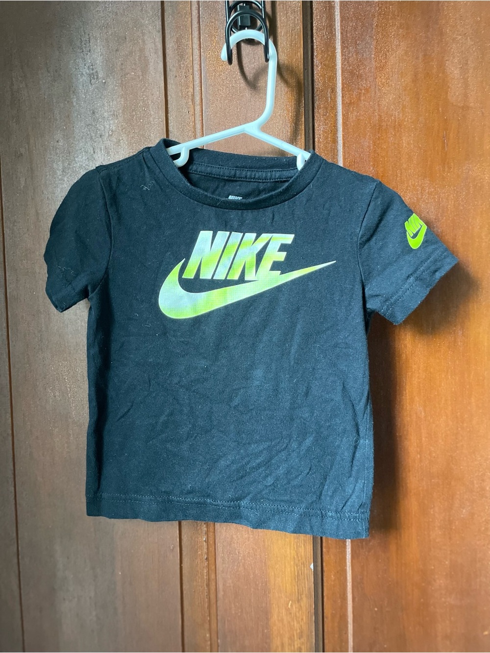 Nike boys 2T short sleeve black shirt